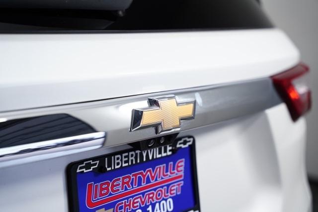 Photo of 2018 Iridescent Pearl Tricoat Chevrolet Traverse