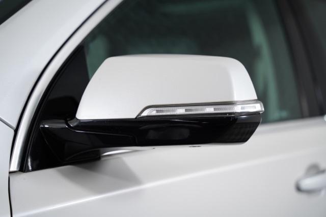 Photo of 2018 Iridescent Pearl Tricoat Chevrolet Traverse