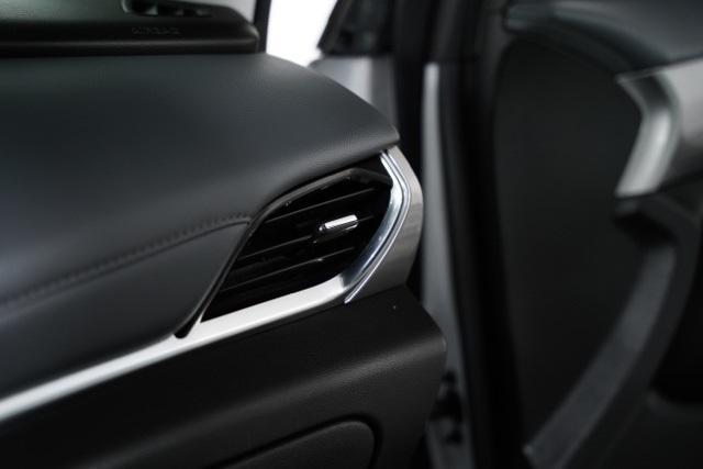 Photo of 2018 Iridescent Pearl Tricoat Chevrolet Traverse