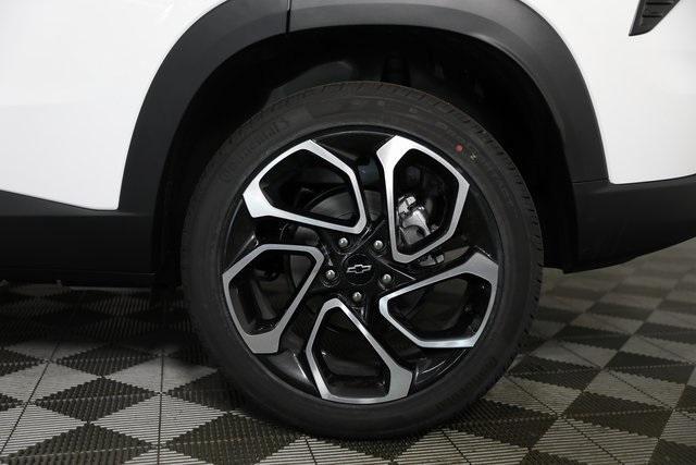 Photo of 2025 Summit White Chevrolet Trax
