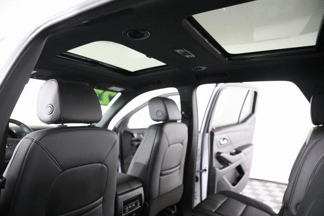 Photo of 2023 Summit White Chevrolet Traverse