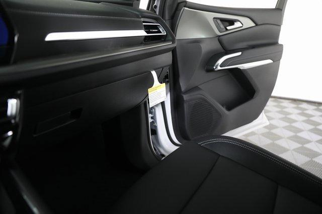 Photo of 2026 White Chevrolet Traverse