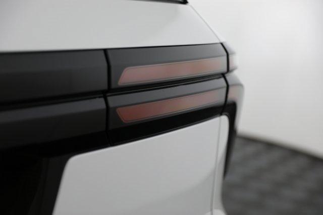 Photo of 2026 White Chevrolet Traverse