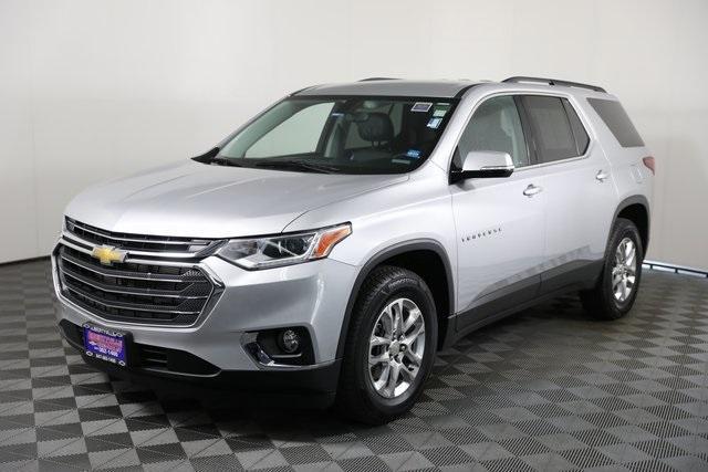 Photo of 2020 Silver Ice Metallic Chevrolet Traverse