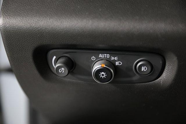 Photo of 2020 Silver Ice Metallic Chevrolet Traverse