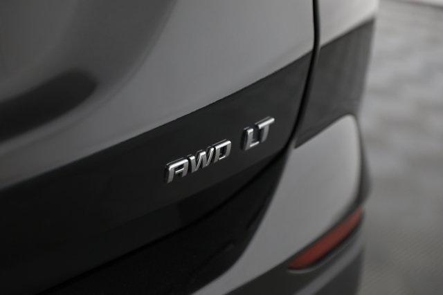 Photo of 2022 Mosaic Black Metallic Chevrolet Equinox