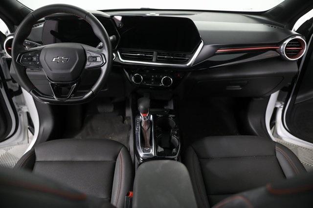 Photo of 2024 Summit White Chevrolet Trax