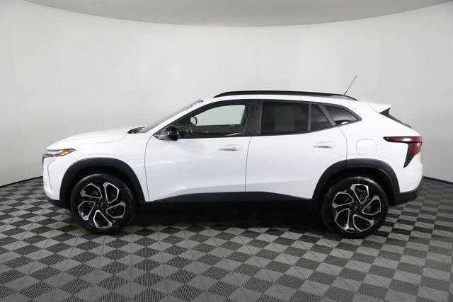 Photo of 2024 Summit White Chevrolet Trax