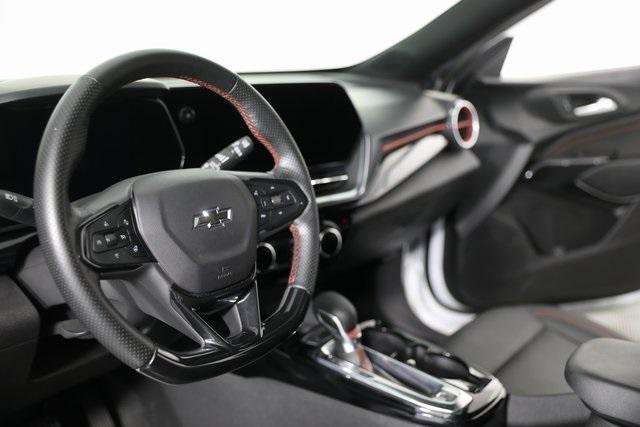 Photo of 2024 Summit White Chevrolet Trax