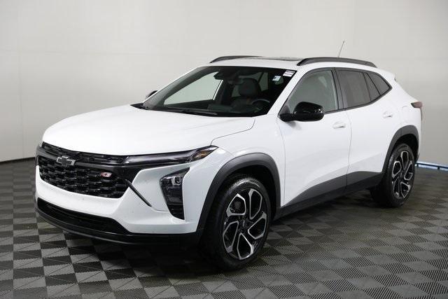 Photo of 2024 Summit White Chevrolet Trax