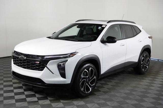 Photo of 2024 Summit White Chevrolet Trax