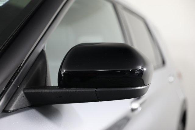 Photo of 2022 Iconic Silver Metallic Ford Explorer