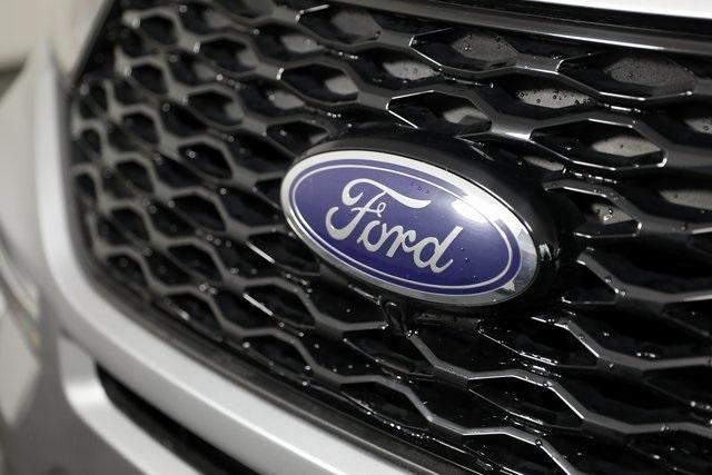 Photo of 2022 Iconic Silver Metallic Ford Explorer