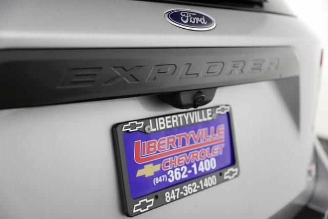 Photo of 2022 Iconic Silver Metallic Ford Explorer