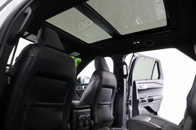 Photo of 2022 Iconic Silver Metallic Ford Explorer
