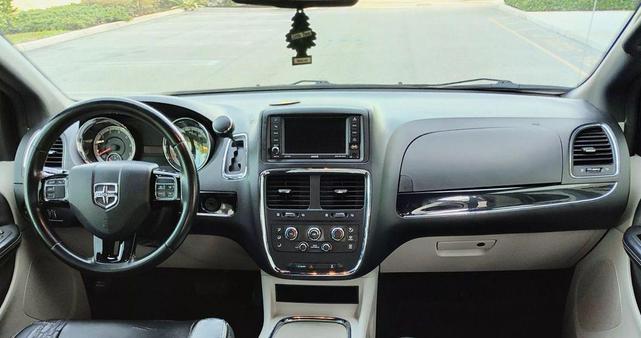 Photo of 2019 Black Onyx Crystal Pearlcoat Dodge Grand Caravan