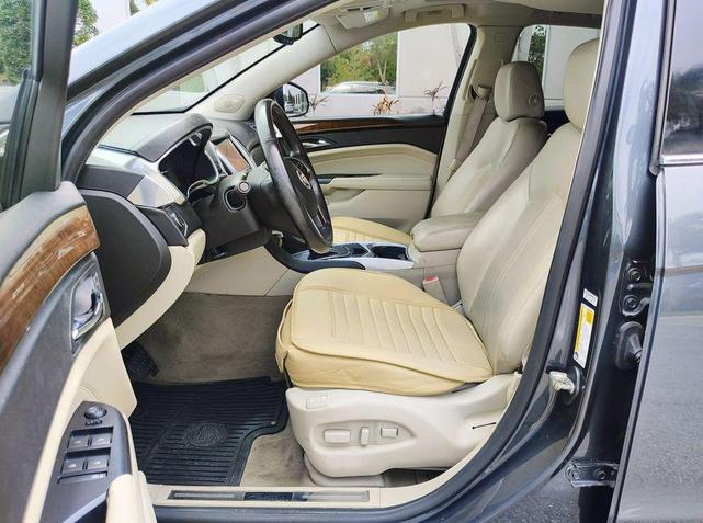 Photo of 2013 Gray Flannel Metallic Cadillac SRX