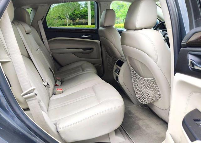 Photo of 2013 Gray Flannel Metallic Cadillac SRX