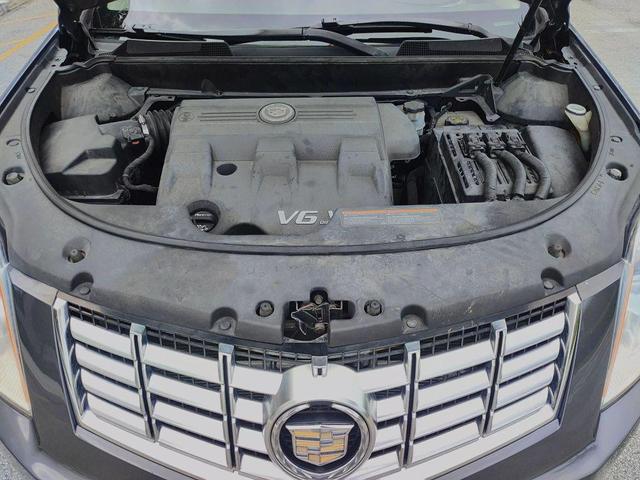 Photo of 2013 Gray Flannel Metallic Cadillac SRX