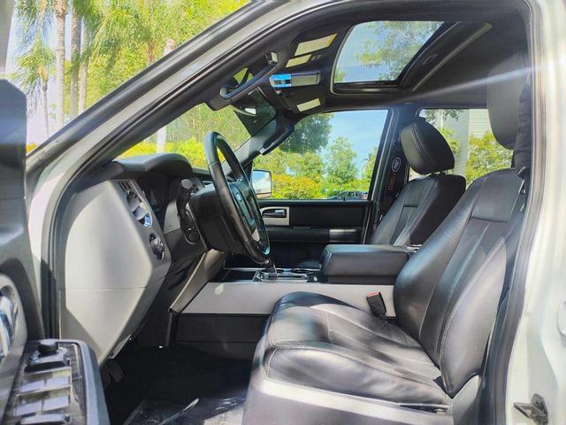 Photo of 2015 White Ford Expedition EL
