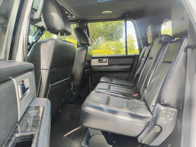 Photo of 2015 White Ford Expedition EL
