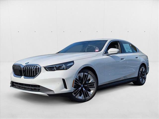 Photo of 2026 Alpine White BMW i5