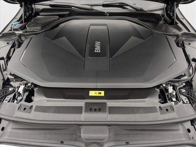 Photo of 2025 Black Sapphire Metallic BMW i5