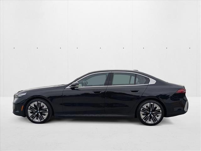 Photo of 2025 Black Sapphire Metallic BMW i5