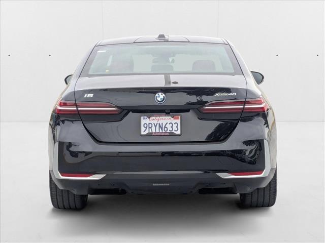 Photo of 2025 Black Sapphire Metallic BMW i5