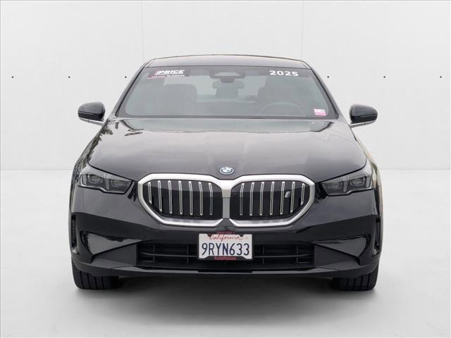 Photo of 2025 Black Sapphire Metallic BMW i5