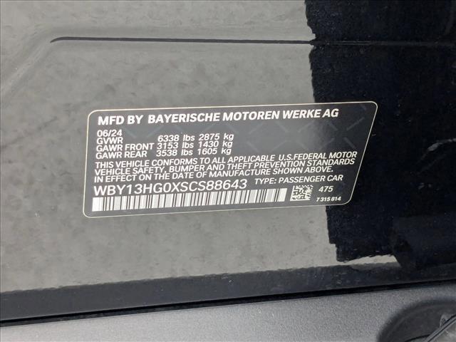Photo of 2025 Black Sapphire Metallic BMW i5