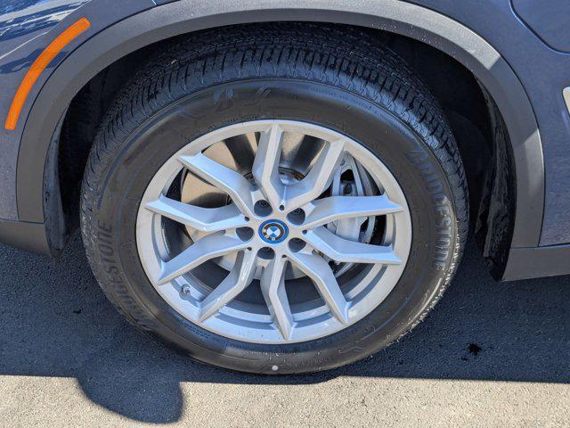 Photo of 2023 Phytonic Blue Metallic BMW X5 PHEV