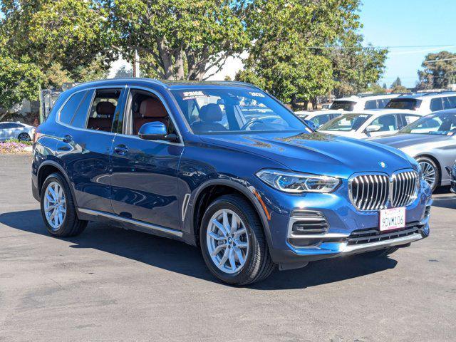 Photo of 2023 Phytonic Blue Metallic BMW X5 PHEV
