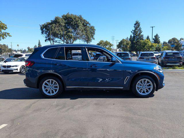 Photo of 2023 Phytonic Blue Metallic BMW X5 PHEV
