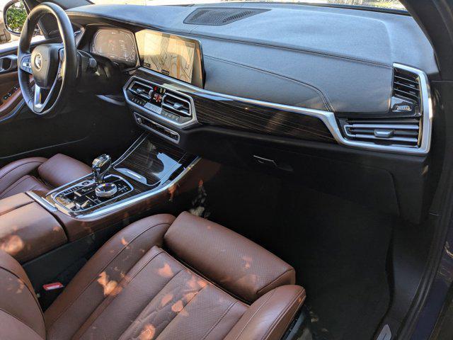 Photo of 2023 Phytonic Blue Metallic BMW X5 PHEV