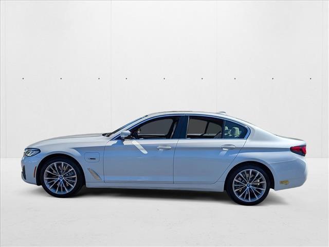 Photo of 2022 Mineral White Metallic BMW 530e