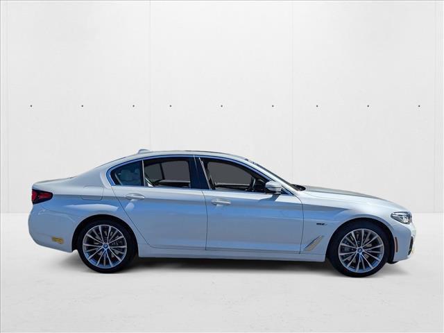Photo of 2022 Mineral White Metallic BMW 530e