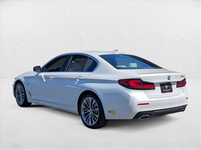 Photo of 2022 Mineral White Metallic BMW 530e