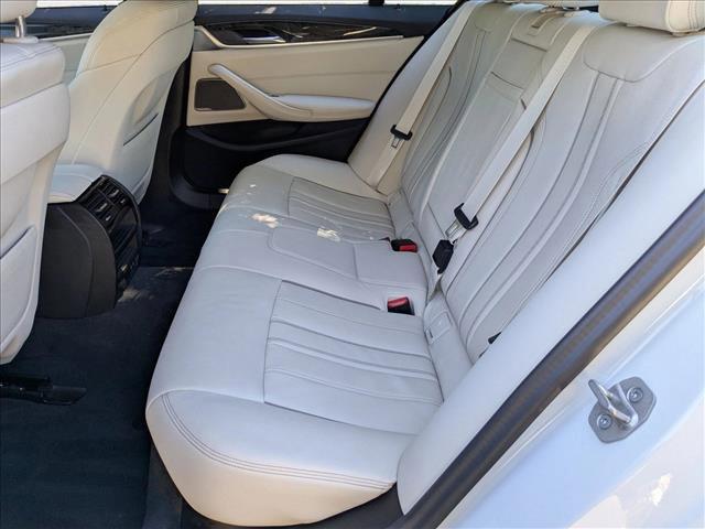 Photo of 2022 Mineral White Metallic BMW 530e