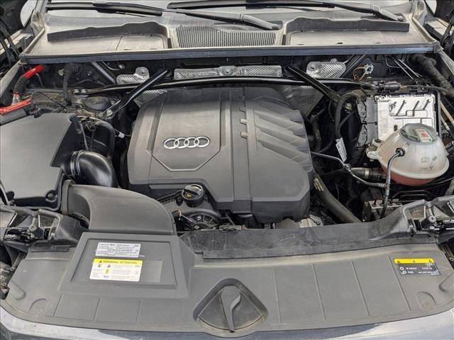 Photo of 2021 Manhattan Gray Metallic Audi Q5