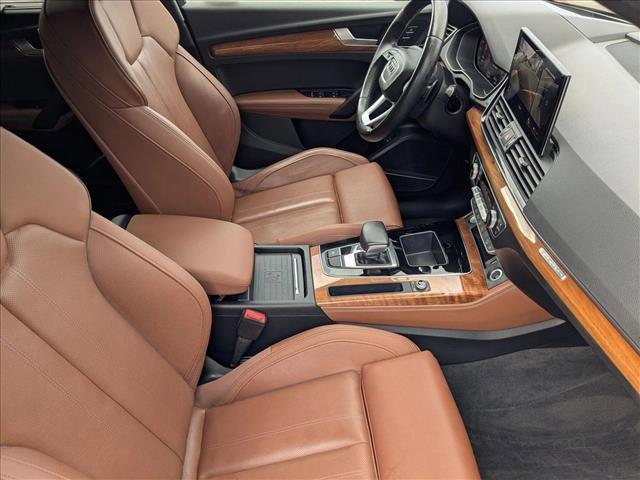 Photo of 2021 Manhattan Gray Metallic Audi Q5