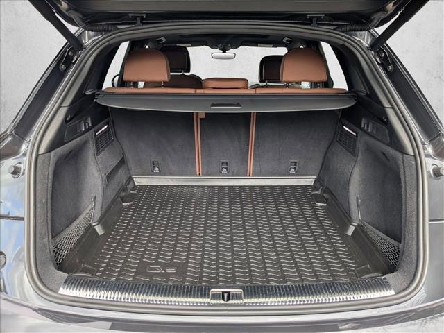 Photo of 2021 Manhattan Gray Metallic Audi Q5