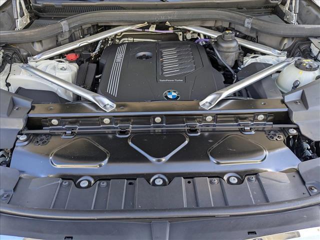 Photo of 2023 Alpine White BMW X5