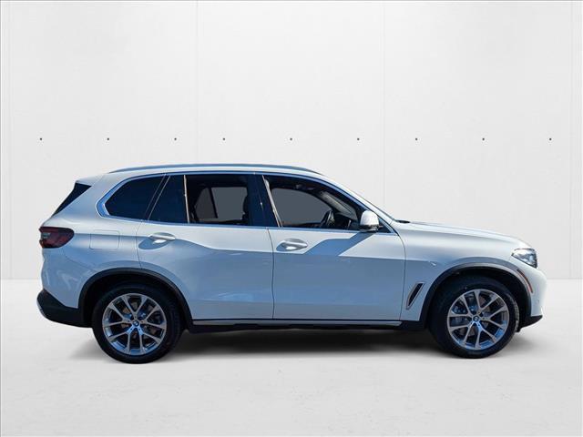 Photo of 2023 Alpine White BMW X5
