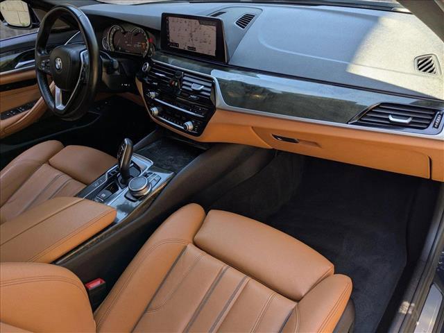 Photo of 2019 Imperial Blue Metallic BMW 530e
