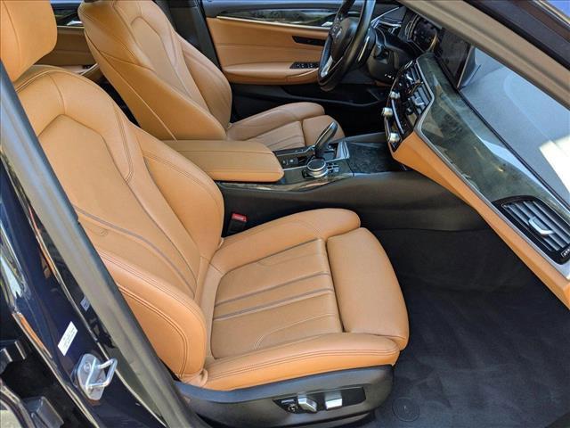 Photo of 2019 Imperial Blue Metallic BMW 530e
