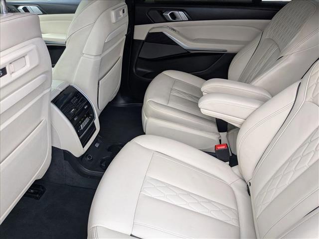 Photo of 2021 Carbon Black Metallic BMW X7