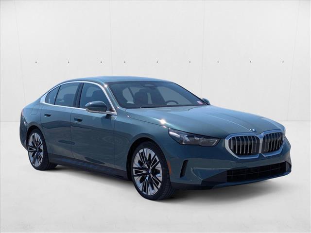 Photo of 2026 Cape York Green Metallic BMW i5
