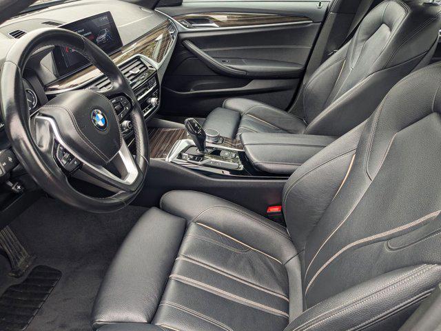 Photo of 2019 Dark Graphite Metallic BMW 530e