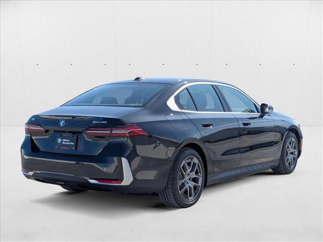 Photo of 2025 Black Sapphire Metallic BMW i5